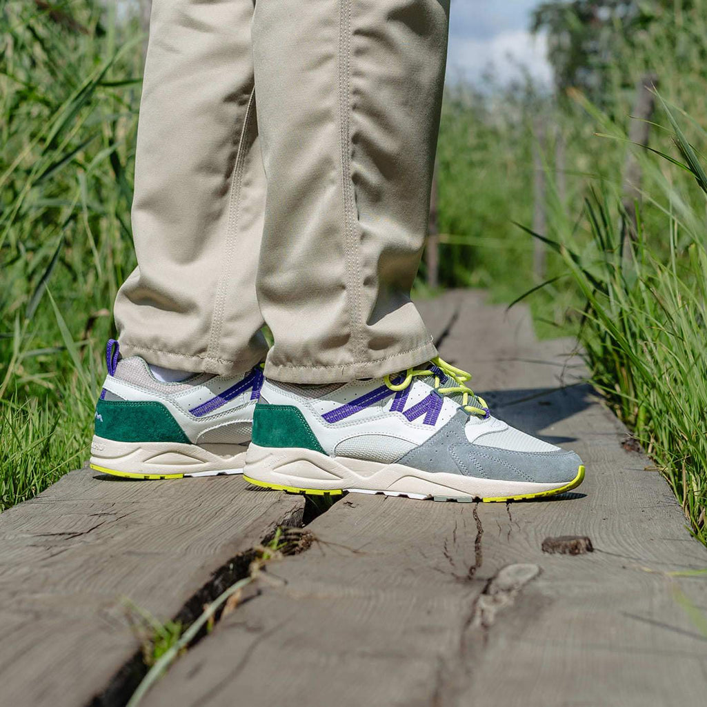 KARHU-fusion-2-0-aventurine-surf-the-web-F804149_mood